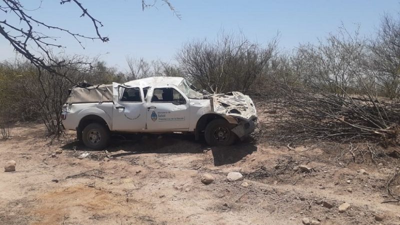 Volcó una camioneta del Ministerio de Salud