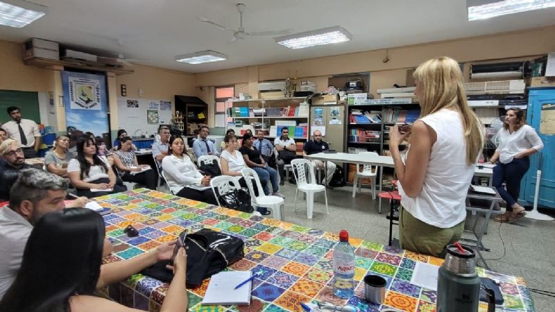 Se continúa socializando el protocolo de actuación en escuelas de la provincia