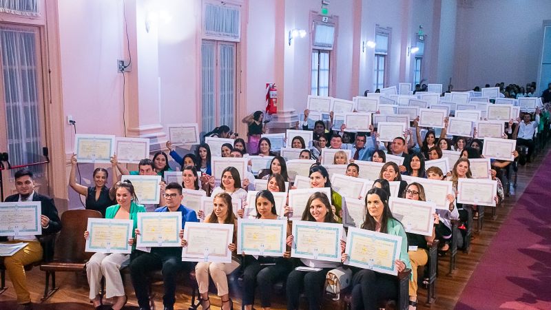 Egresaron 120 nuevos profesionales de la Facultad de Ciencias Exactas y Naturales