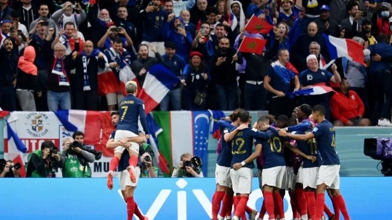 Francia a semifinales, tras vencer 2-1 a Inglaterra