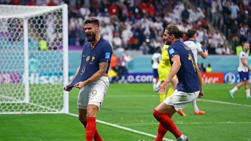 Francia a semifinales, tras vencer 2-1 a Inglaterra