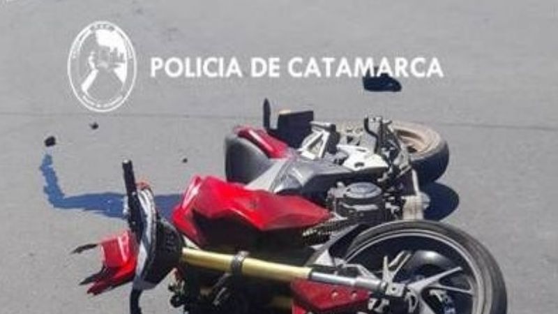 Ciclista golpeado tras colisionar con una moto