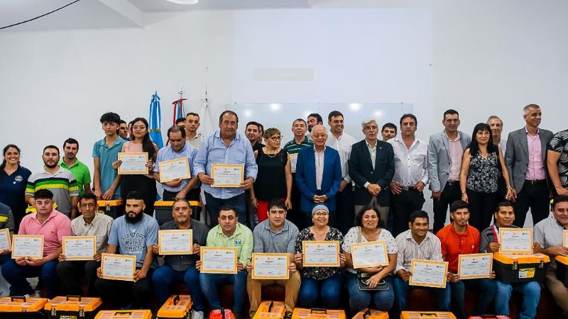 La Escuela de Oficios de la UNCA entregó sus primeras certificaciones