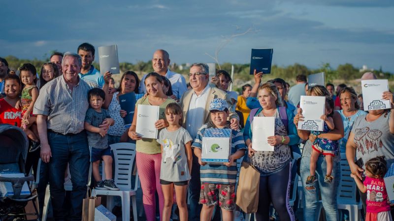 Raúl entregó 60 nuevas viviendas en el Loteo Parque Sur