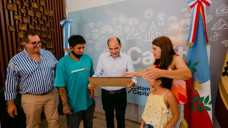 Reconocimiento a municipales, tras salvar la vida de una niña