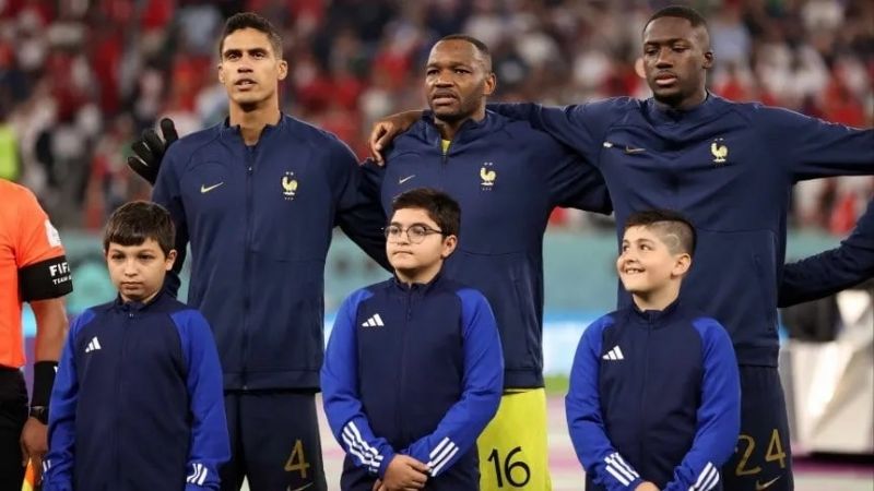 Varane y Konaté, también con síntomas del virus del camello