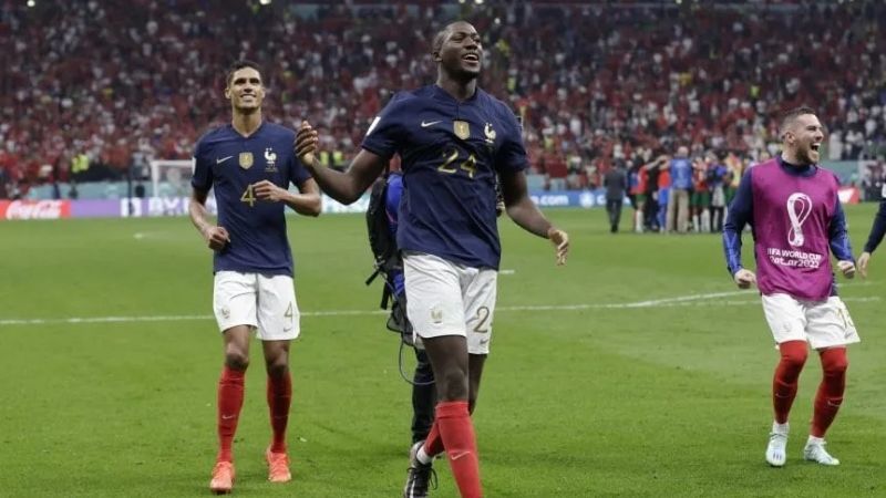 Varane y Konaté, también con síntomas del virus del camello