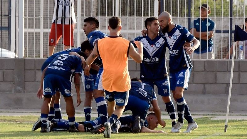 Vélez lo dio vuelta, eliminó a Sarmiento y está en “semis”