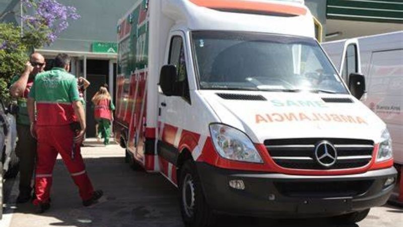 Lo choco mientras cruzaba la calle y se dio a la fuga