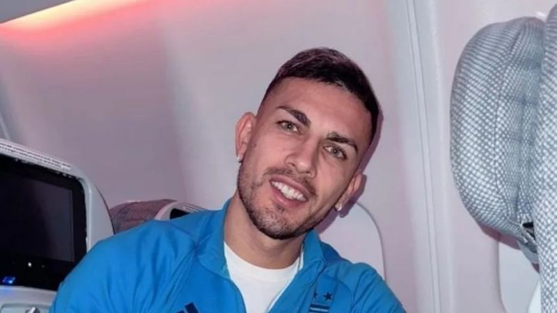 La fiesta con la Copa del Mundo en el avión de regreso