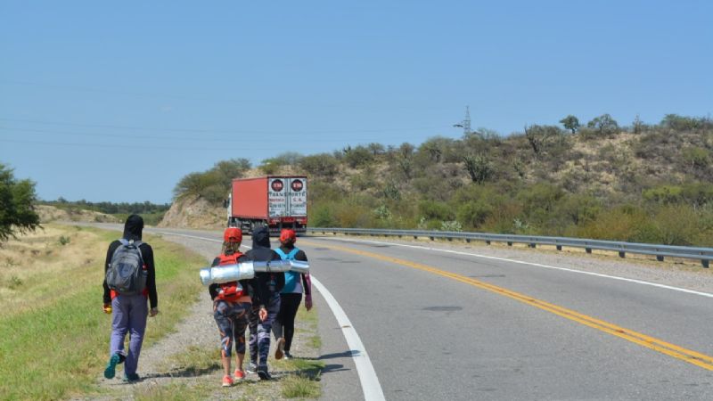 Por presencia de peregrinos, transitar con precaución por Rutas Nacionales 38 y 64