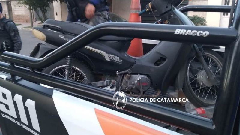 Un motociclista chocó contra una moto y se dio a la fuga
