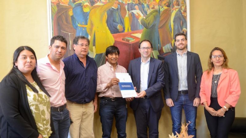 Entrega de Personería Jurídica a dos cámaras provinciales de servicios mineros