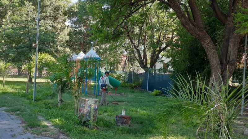 Trabajos de reparación, limpieza y mantenimiento en distintos establecimientos educativos