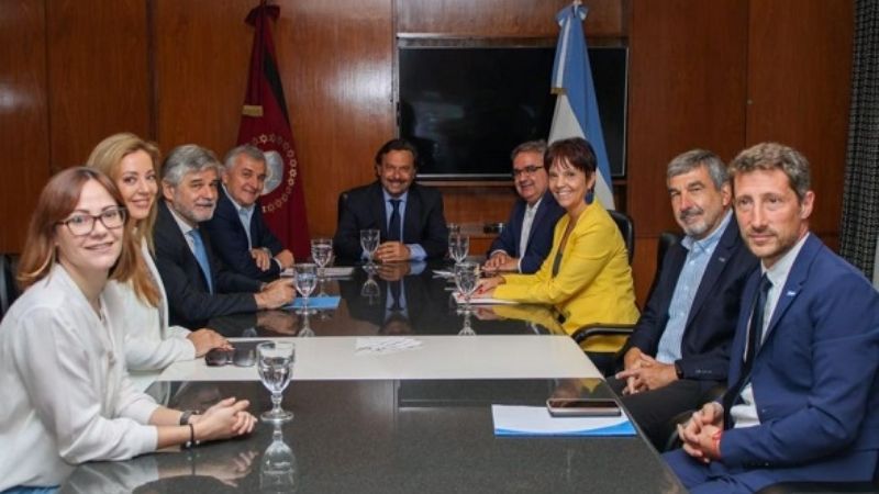 La Mesa del Litio y Nación avanzan para desarrollar la cadena de valor del mineral