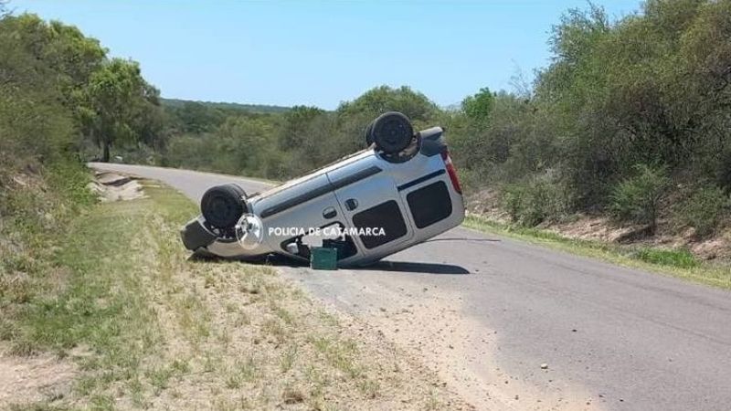 Volcó un utilitario en Las Cañas
