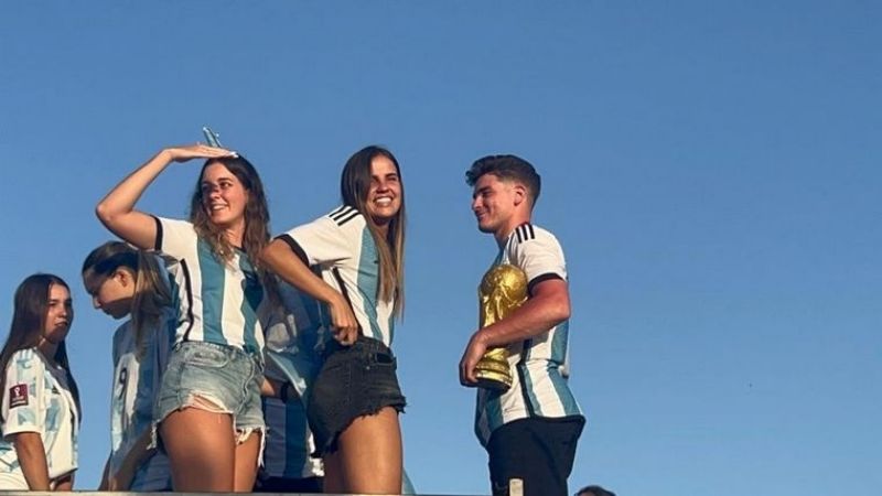 Show de Julián Álvarez con “Los Caligaris”, en Calchín