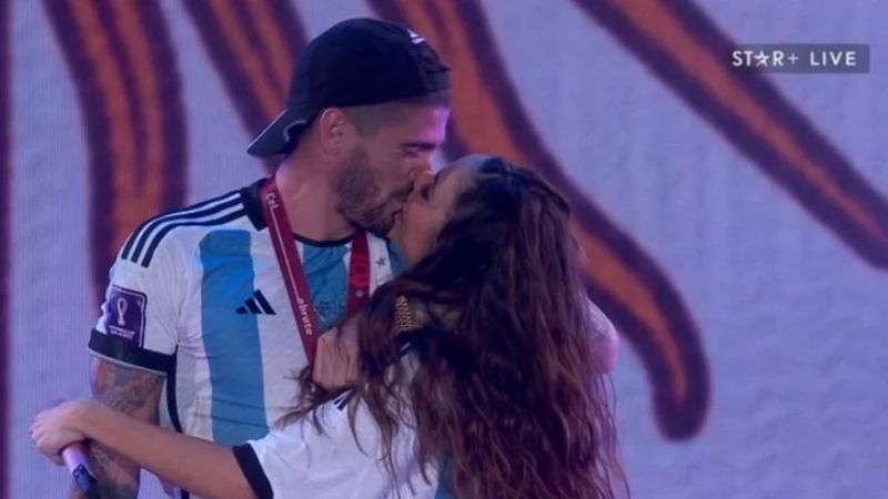 De Paul y Paredes celebraron en el show de Tini Stoessel