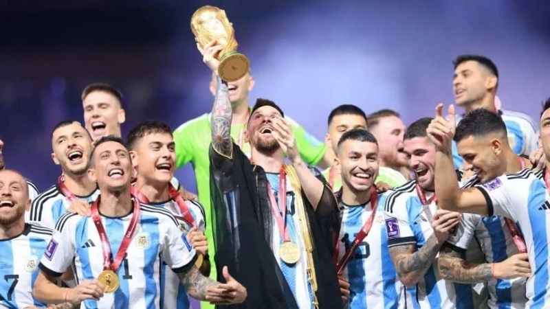 Dos amistosos para celebrar el Mundial con la gente