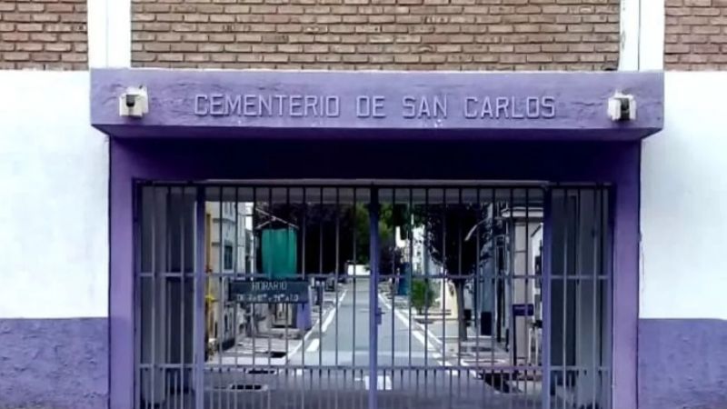 Fue a buscar una pelota a un cementerio y nunca volvió