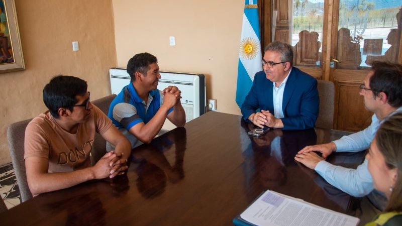 El Gobernador recibió al Cacique de Antofalla