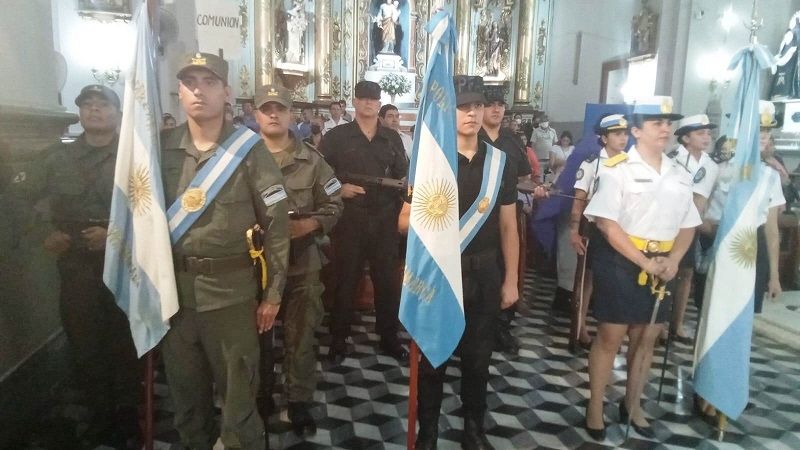 Fuerzas de Seguridad tributaron honores a la Virgen