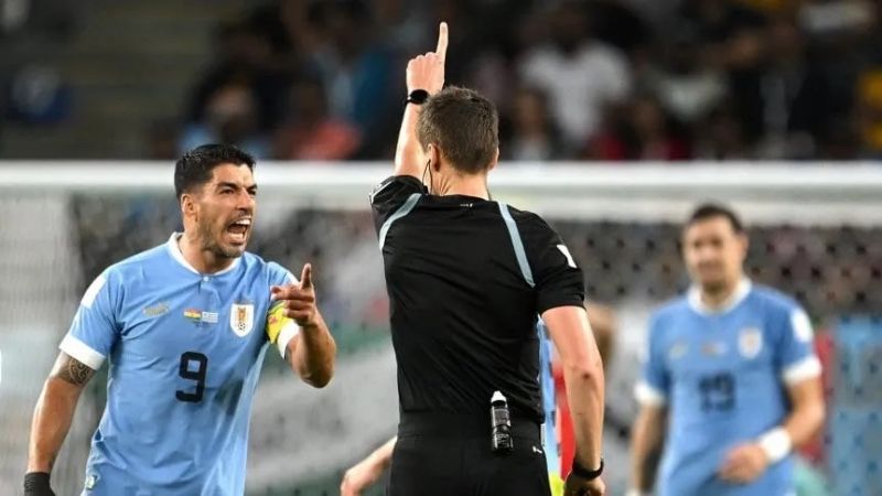Suárez explotó contra la FIFA tras la eliminación de Uruguay