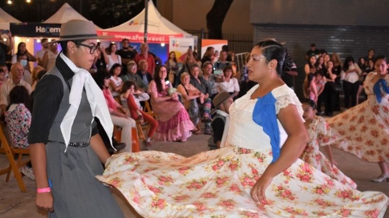 Catamarca vivió una gran fiesta en la noche de Las Casas de Provincia