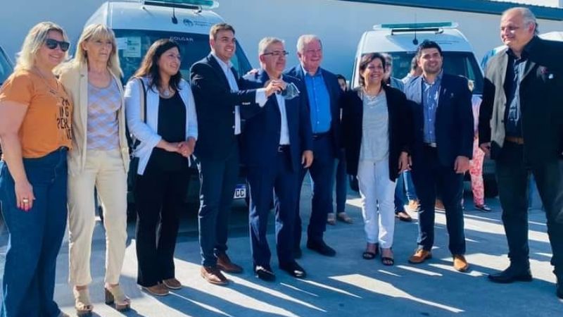 Los Altos recibió una ambulancia