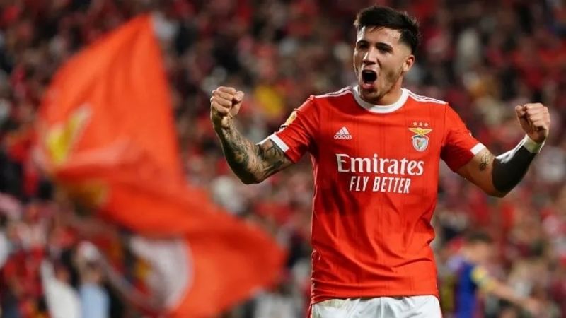 Benfica acepta negociar con Chelsea por Enzo Fernández