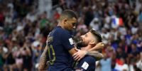 MBAPPÉ (2) Y GIROUD, los goleadores de Francia ante Polonia.