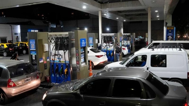 YPF implementó un aumento del 4% promedio en naftas y gasoil