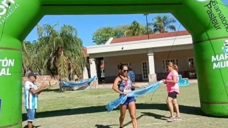 Luis Silva y Anabel Oviedo “dominaron” la “corrida” de los “contadores”