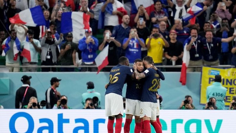 Francia derrotó a Polonia y también está en 4tos. de final