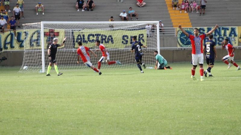 San Lorenzo “sobrado”; Policial “murió de pie” y San Martín afuera