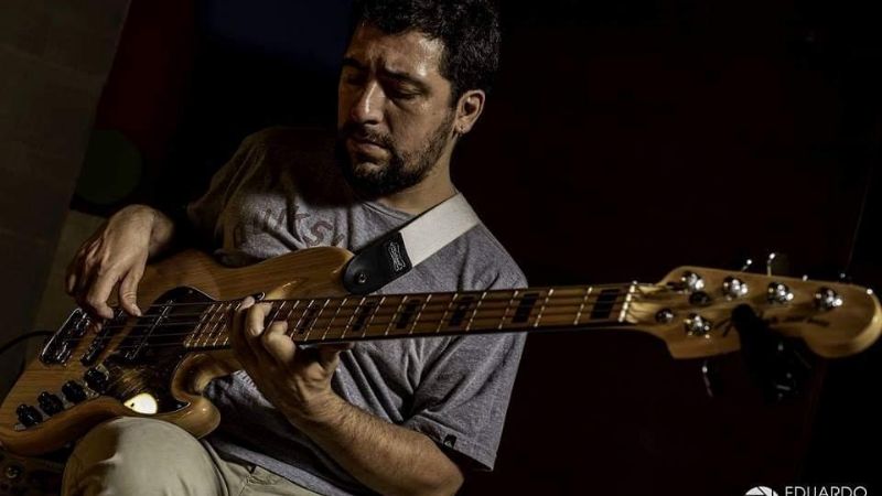 Noche de Jazz y Folclore: el bajista y compositor Leo Villagra llega a Catamarca