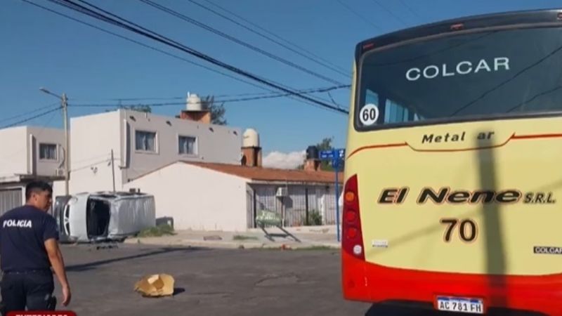 Chocaron un colectivo y una combi