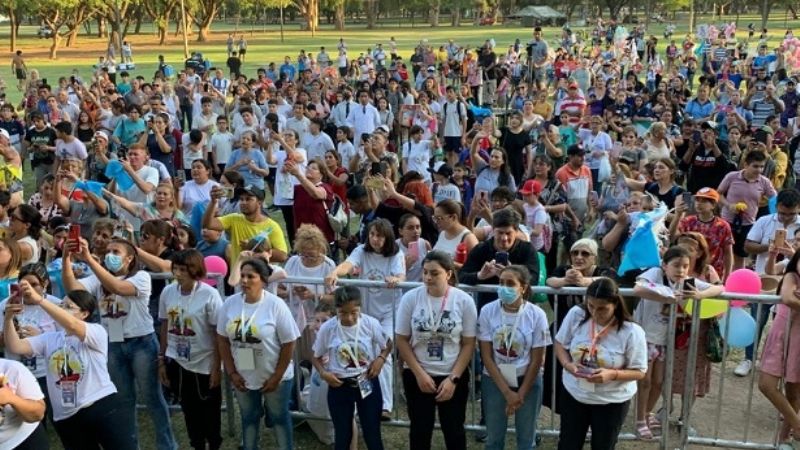 La Madre del Valle ya preside las fiestas desde el parque Adán Quiroga