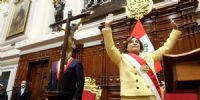 HISTÓRICO. Dina Boluarte es la primera mujer en asumir la presidencia de Perú.
