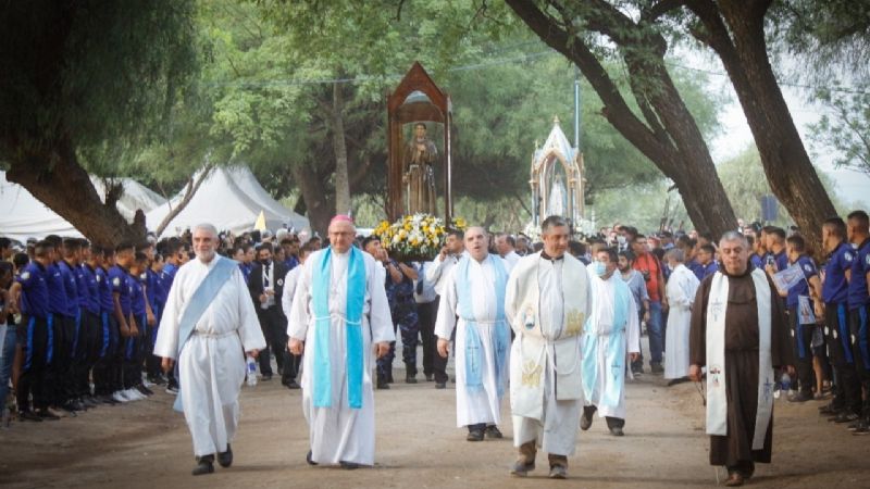 Imponente muestra de amor a la Madre del Valle