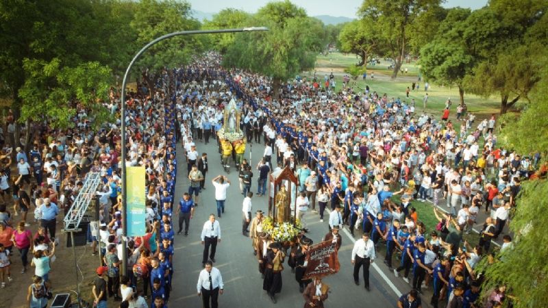 Imponente muestra de amor a la Madre del Valle