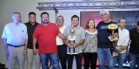 DEFENSORES recibió en el Predio el trofeo de  campeón que no pudo recibir en la Liga Catamarqueña, tras la frustrada última fecha del Clausura.