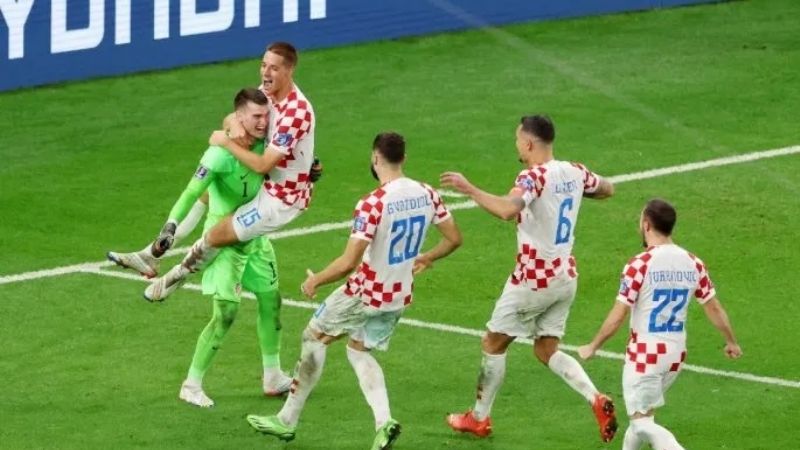 Brasil no pudo con el arquero de Croacia y quedó eliminado