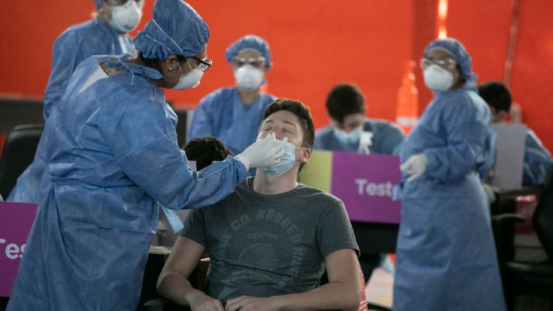 Covid en Argentina: jueves con 25.110 casos y 264 muertos