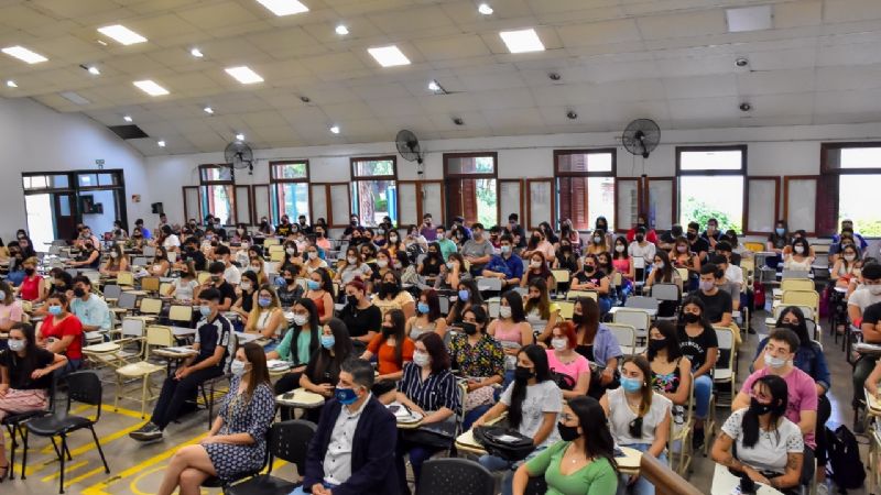 Derecho dio la bienvenida a más de 600 ingresantes