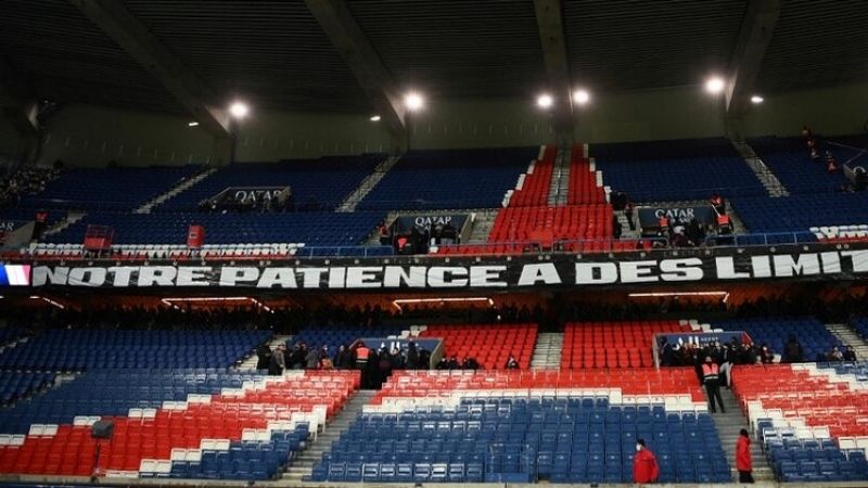 Pese al triunfo, el PSG recibió silbidos y quejas de sus hinchas