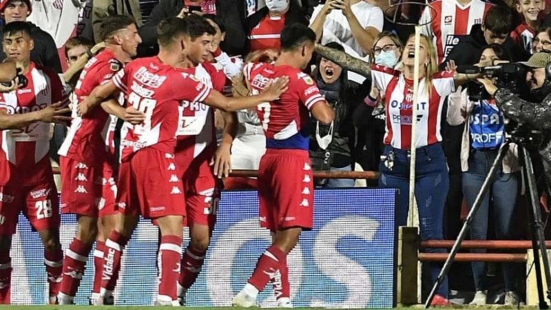 Unión venció a River con un polémico penal “de Pitana”