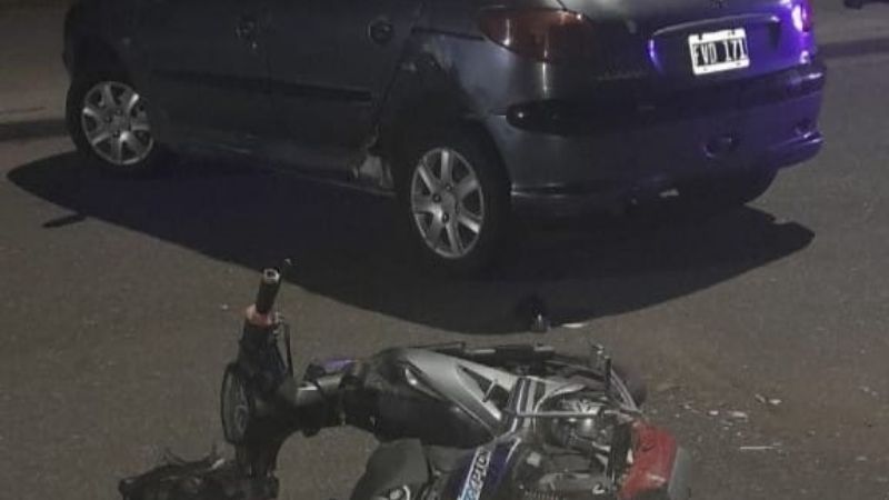 Giró en "U" y causó un accidente
