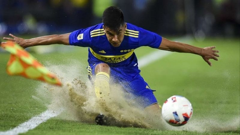 El capricho de Riquelme: jugar como sea en su cancha