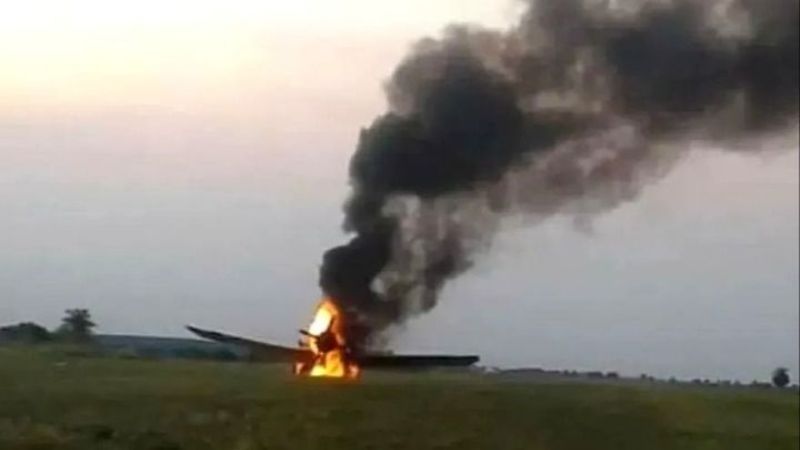 Corrientes: un avión hidrante que combatía los incendios se prendió fuego